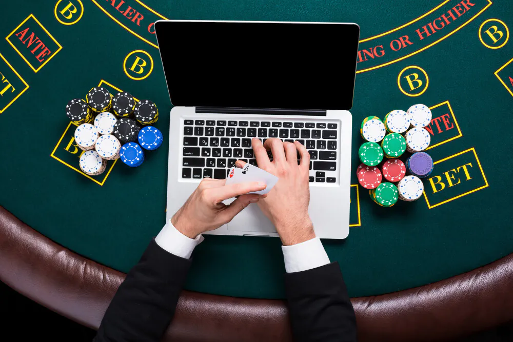 casino-online-gambling-technology-people-concept-close-up-poker-player-with-playing-cards